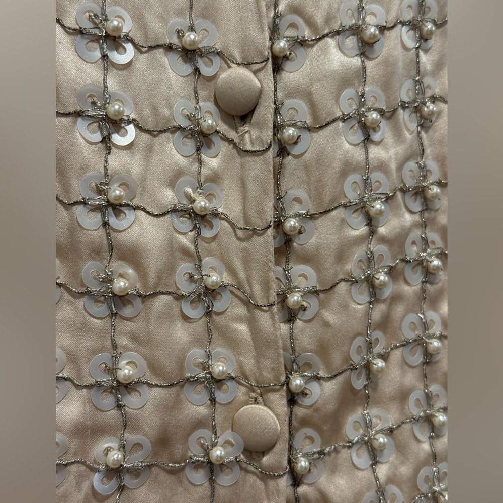 Banana Republic Beaded Sleeveless 100% Silk Top - Size 10 - NWT - Picture 5 of 6